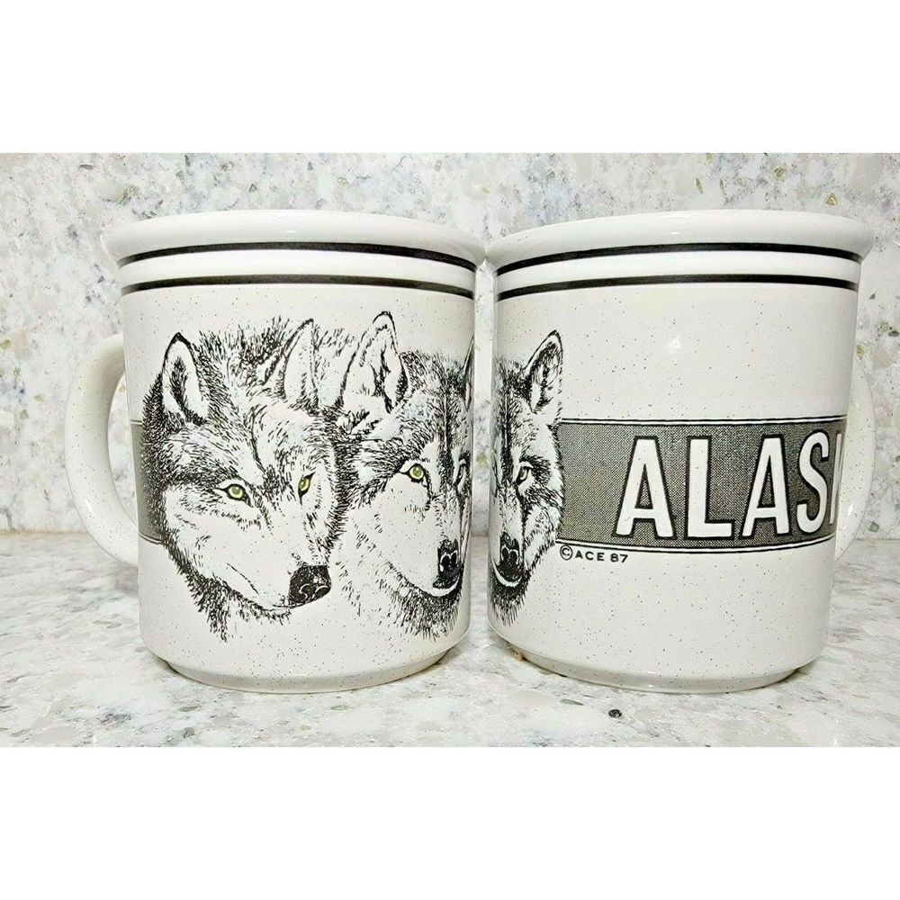 Alaska Wolf Mug Set Coffee Cups‎ Tea Hot Chocolate Set of 2 White and Black